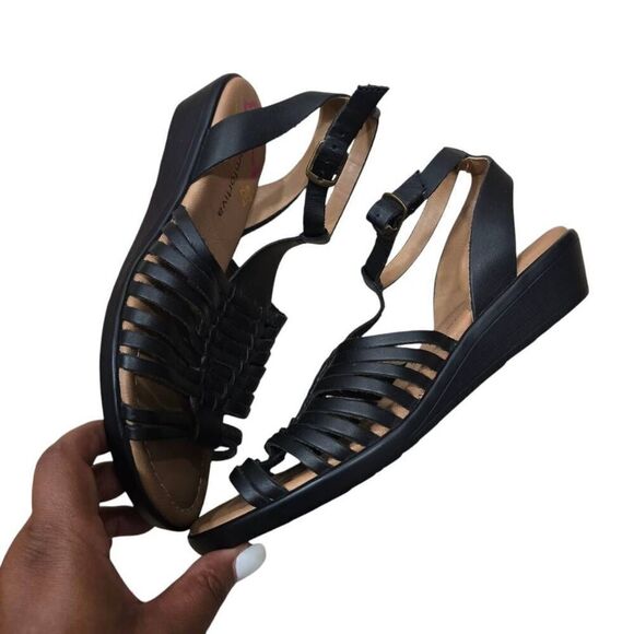 Comfortiva Strappy Sandals Women 7W Black Leather Pillowtop Memory Foam Open Toe - Picture 4 of 8